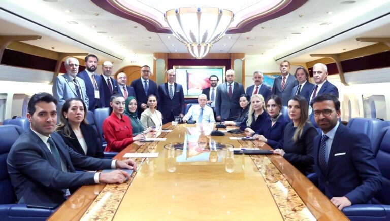 cumhurbaskani-erdogandan-chpye-tepki-isi-polisin-uzerine-otobus-surmeye-kadar-vardirdilar-Z2f5zZ8G.jpg
