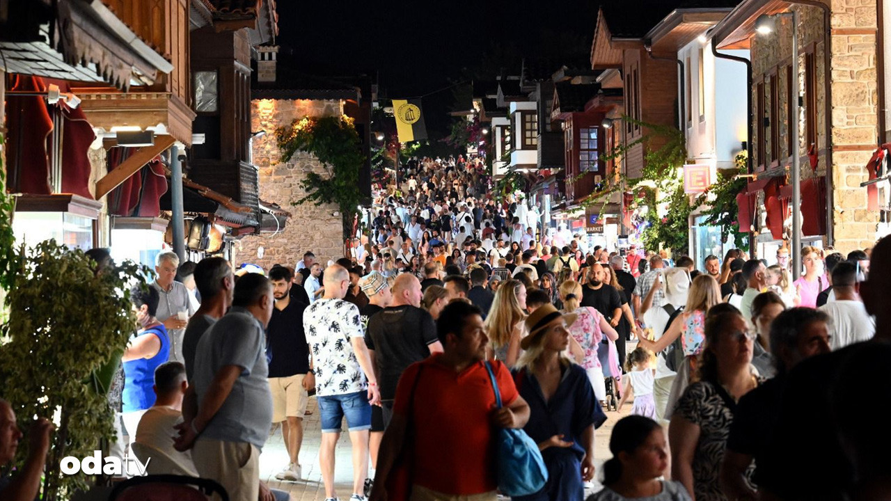 turizmde agustos rekoru turkiyeye turist yagdi 4qjnp31h