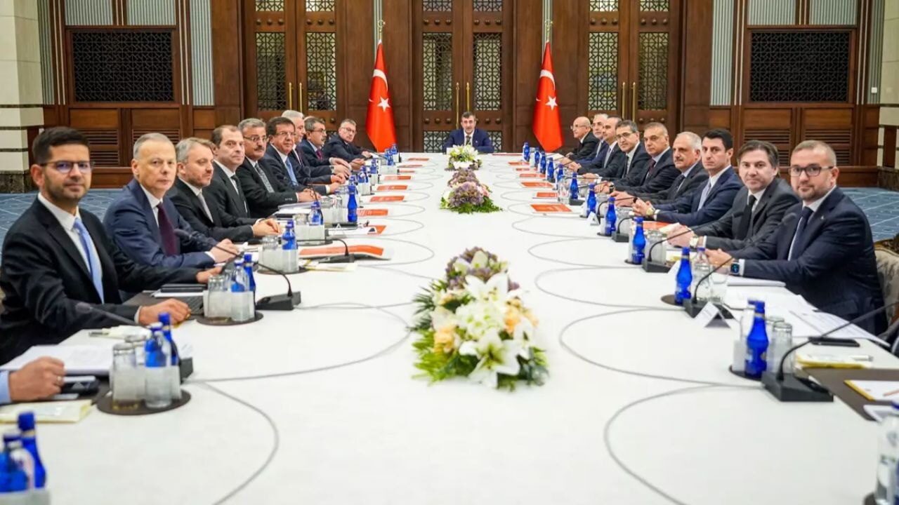 cumhurbaskanligi kulliyesinde kritik ekonomik toplanti gerceklesti YdW5jhN6