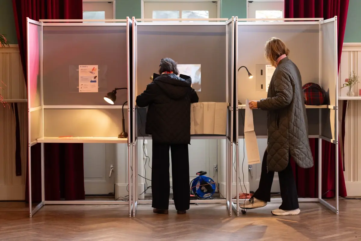 hollanda genel secimlerini d66 partisi kazandi 276NDasy.jpg