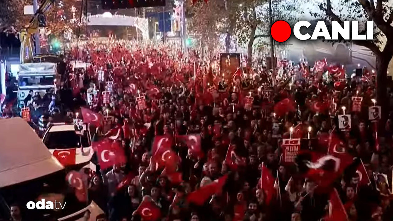 kadikoyde cumhuriyet coskusu g7ZfuJ94.jpg