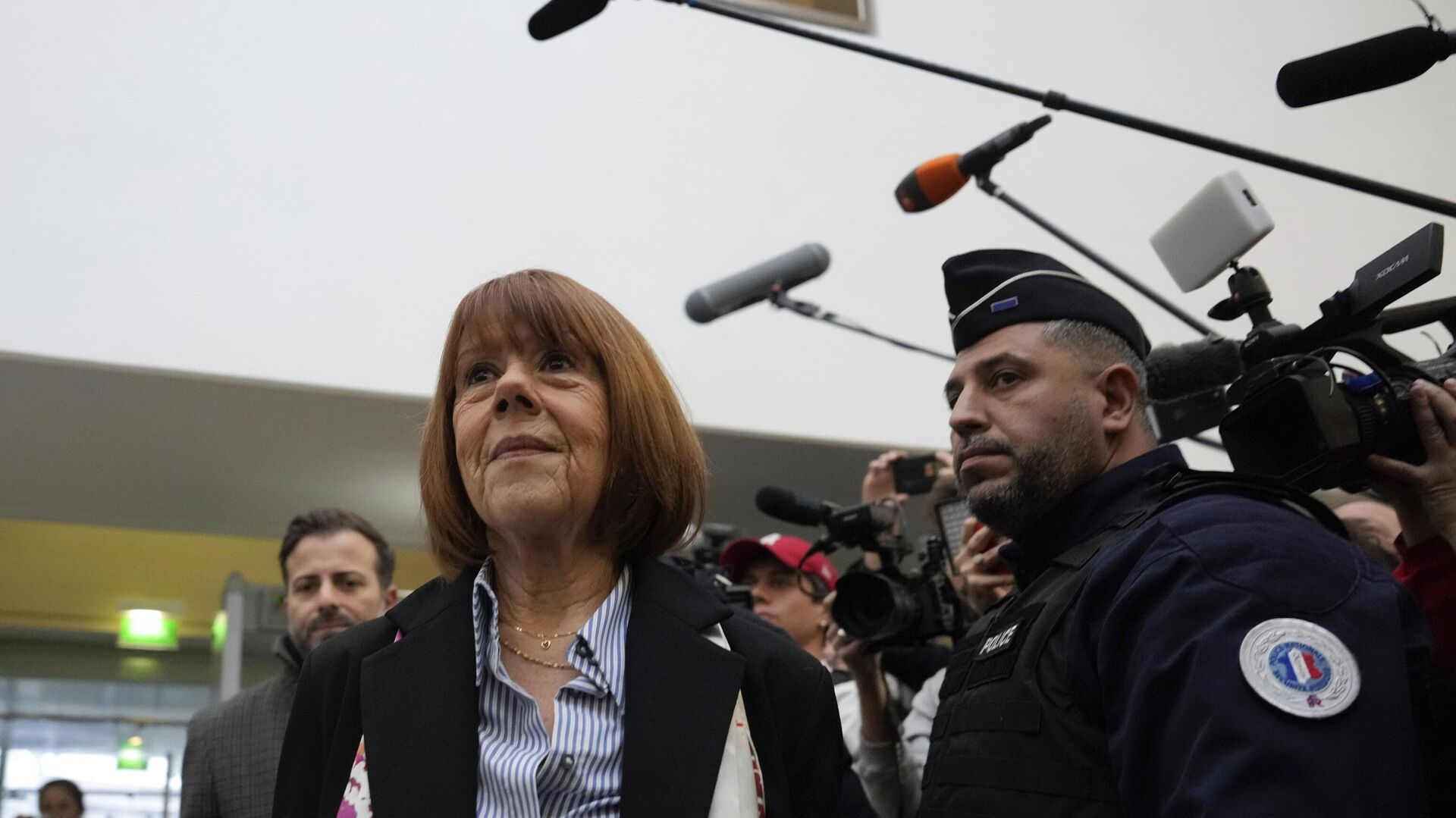 pelicot davasi sonrasi fransada tarihi duzenleme cinsel suclara riza tanimi getirildi 6mUWUJ7H.jpg