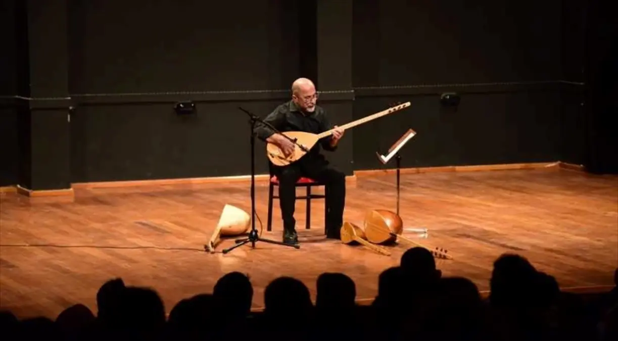 anadolu universitesinde turku konseri 4Fg1tgJv.jpg