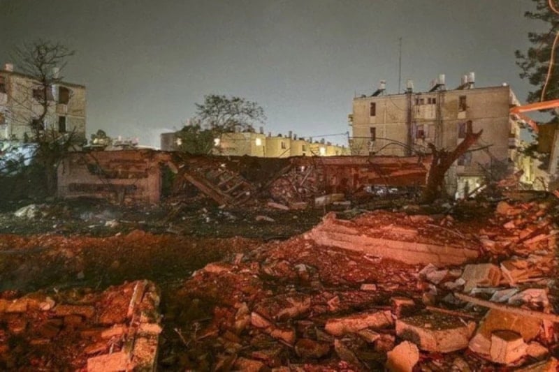 İran, Misilleme Saldırılarına İlişkin Füzeleri Tahran’da Sergiledi