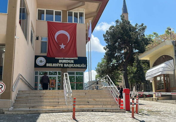burdur-belediyesi-hakkinda-iddianame-belediye-baskani-ali-orkun-ercengiz-ve-50-kisiye-hapis-istendi-ET8NakDC