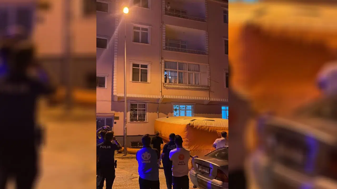 Evinin balkonundan atlamak isteyen sahsi polisler ikna etti k4wLAOfE