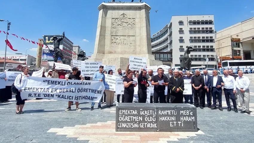 Ucretli ogretmenlerden kadro talebi ayricalik degil haklarimizi istiyoruz 8WKf5Ru4